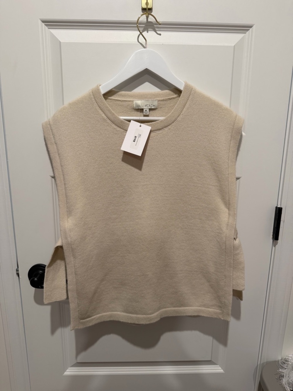 Pinch Sleeveless Sweater in Light Beige